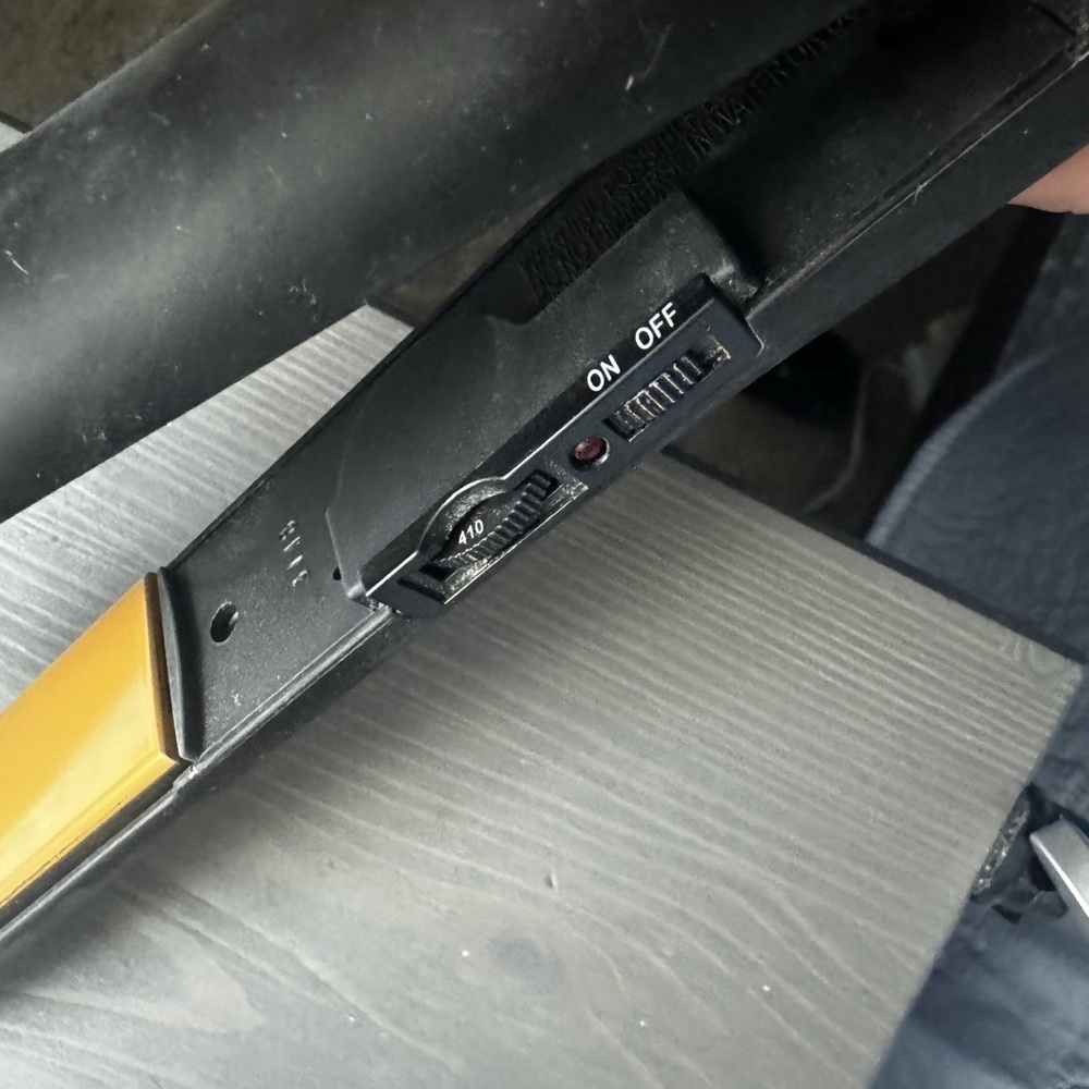 CHI Black 1” Hair Straightener up to 410° - Picture 7 of 8